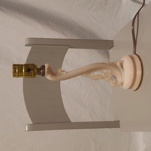 Vintage Aladdin alacite table lamp